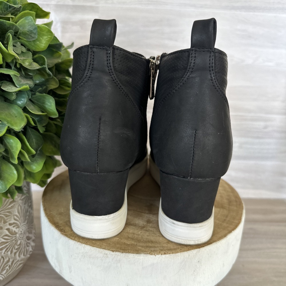 Catherine Malandrino Sabra Black Ankle Booties Boots Wedge Zipper US Size 7.5 - Picture 7 of 11